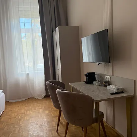 Bright Rooms By Schoenbrunn, Next To U6 Niederhofstrasse