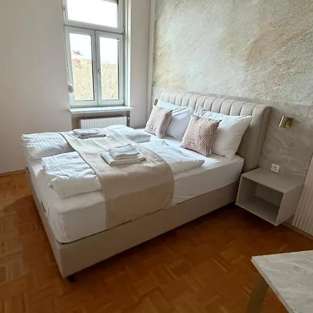 Bright Rooms By Schoenbrunn, Next To U6 Niederhofstrasse