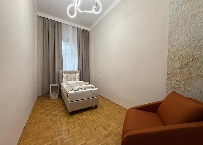 Bright By Schoenbrunn, Next To U6 Niederhofstrasse